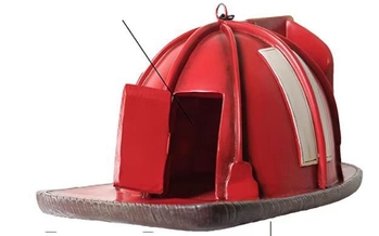 Οικία για πουλιά σε κράνος πυροσβέστη, κρεμάμενο διακοσμητικό με μοντέρνο γεωμετρικό στυλ, υλικό: πλαστικό και ρητίνη, επεξεργασία ρητίνης.