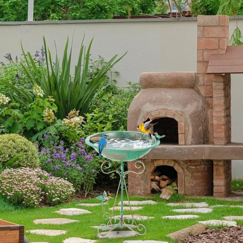 Željezna dekorativna posuda za hranjenje i kupanje ptica, vrtna dekoracija i vanjska posuda za biljke - materijal: željezo - izrada: poluručna i poluautomatizirana - težina: 1,6 kg