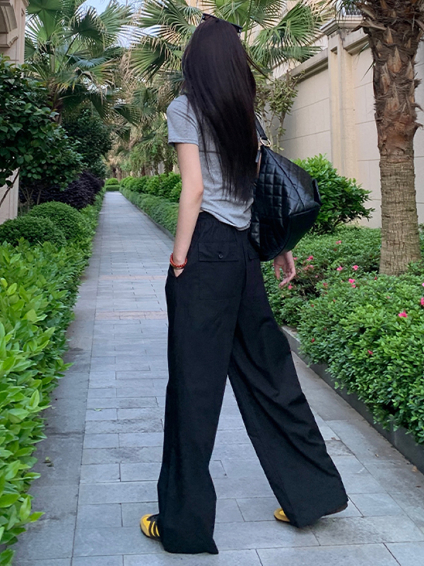 Női casual nadrág, laza szabású, magas derekú; könnyű keverék Lyocell (Tencel) és pamut, 50–70% mindkét összetevő; hosszú nadrág; ősz 2025; japán–koreai leisure stílus; nem elasztikus anyag; formázás magas hőmérsékleten.