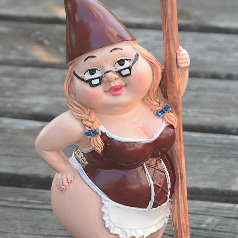 Asztali díszfigura szintetikus gyantából — táncoló lány motívum, márka Qian Hui, gyanta kézműves termék, karton csomagolás