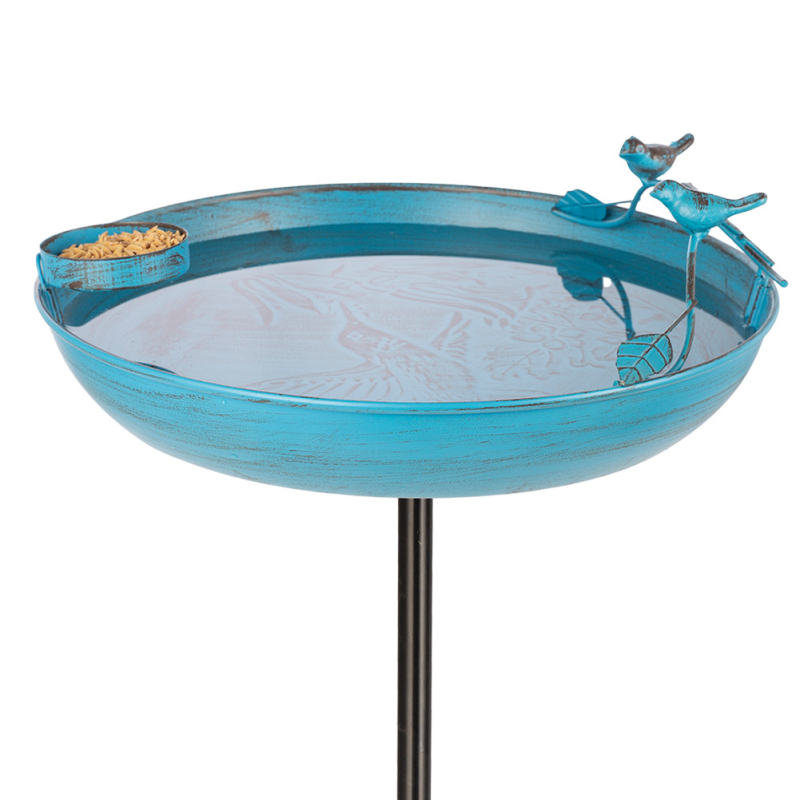 Željezni bazen za ptice za vanjsku baštu — izdržljiv, poluručno i polunamjensko izrađeno, višenamjenska hranilica i napojnik