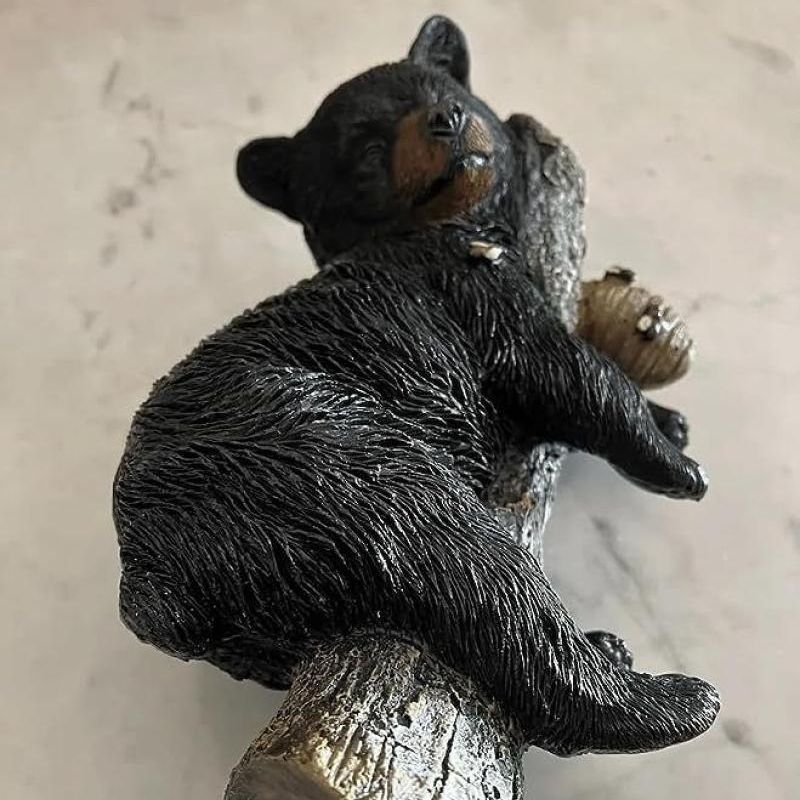 Viseća vrtna figura – medvjedić od smole | Materijal: sintetska smola; Brend: OK; Kategorija: Životinje; Pakiranje: karton