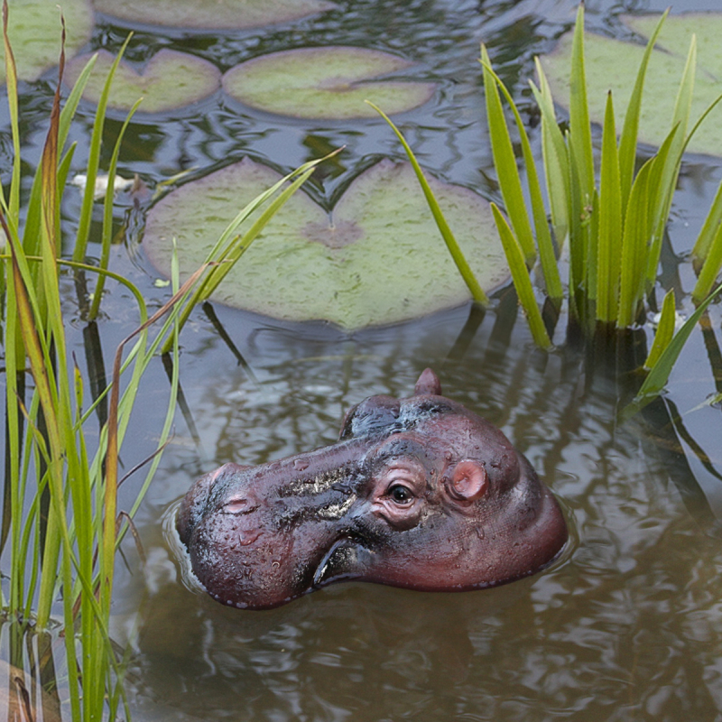Plutajući hipopotam – ukras za vanjsku baštu i jezero – skulptura od smole, graviranje i poliranje, IP-ovlašteno umjetničko djelo