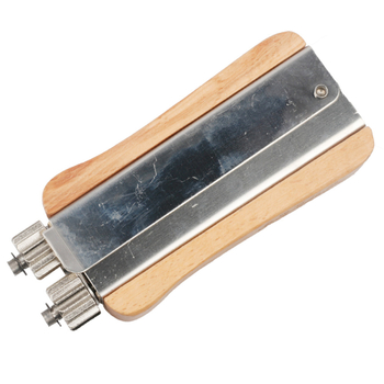 Εργαλείο μελισσοκομίας για τέντωμα σύρματος σε πλαίσια φωλιών — Ανοξείδωτο ατσάλι, Ξύλινο χερούλι, Χαλκό ματι