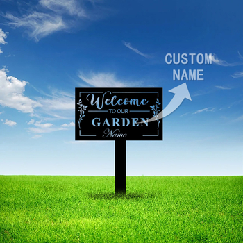 Vasból készült kertészeti dísz ünnepekre, téglalap alakú fűbe illeszthető dísz, geometriai forma, modern letisztult stílus, alkalmas templomok és szállodák számára