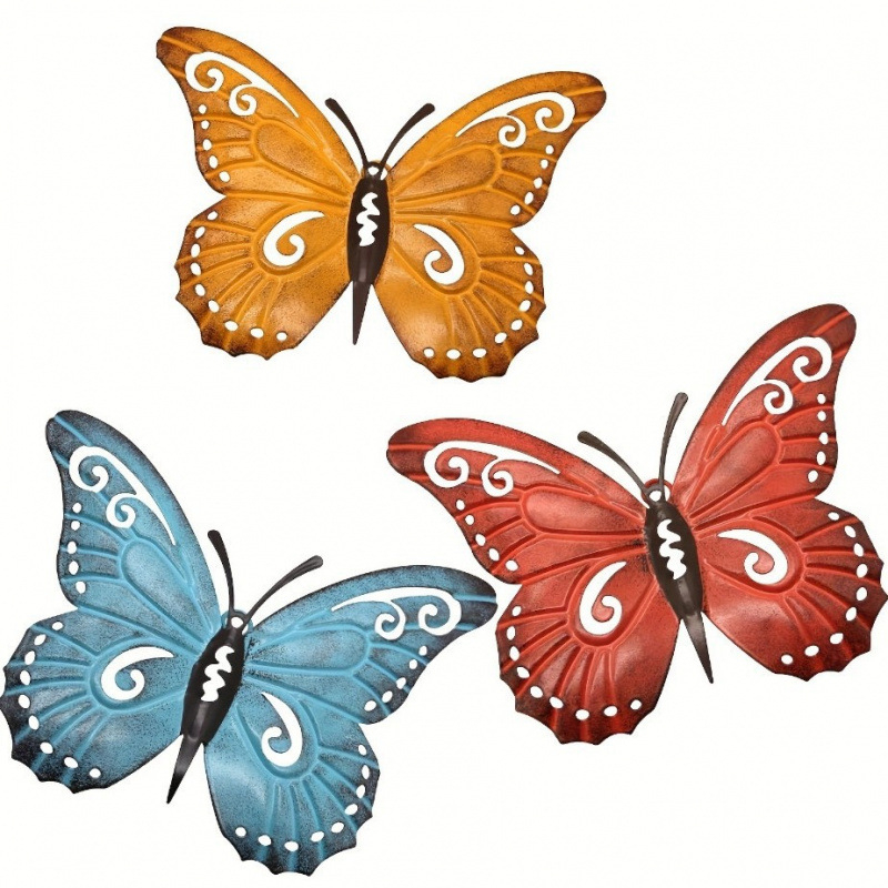 Geležinis drugelis – sieninis kabinamas dekoras sode, šiuolaikinio meno stilius, prekės ženklas YZ