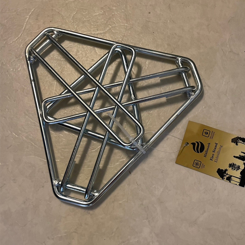 Dzelzs trijstūra statīvs ēdiena gatavošanai teltī – pārnēsājams, 860 g, 3–5 personām