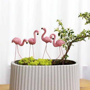 Flamingó kert dekorációs készlet műanyag és gyanta anyagból, HG márka, rajzfilm-stílusú, gyanta kézműves kategória.