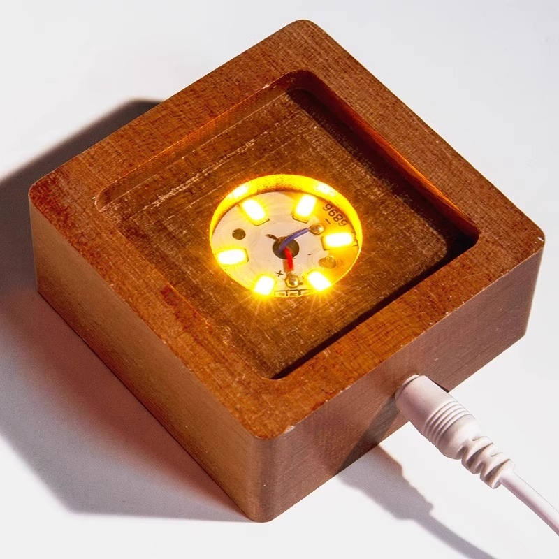 3D gravírozott kristály cuboid modell a Yellow Crane Tower ikonikus épületéről – K9 kristály, kínai stílus, ajándékdobozt tartalmazó csomagolás