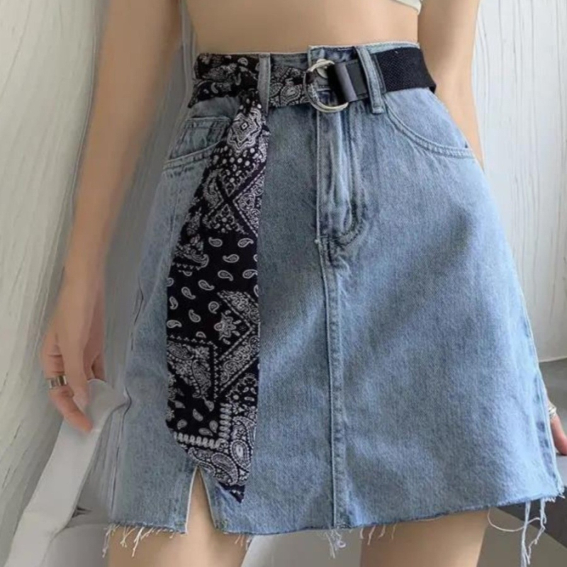 Рокля с колан, изкуствена кожа, сплавна катарама, закопчаване с двойна халка, ширина на колана 2–4 cm