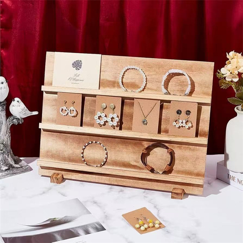 Fából készült fülbevaló kártyatartó – fenyőfa, dísz, vintage stílus