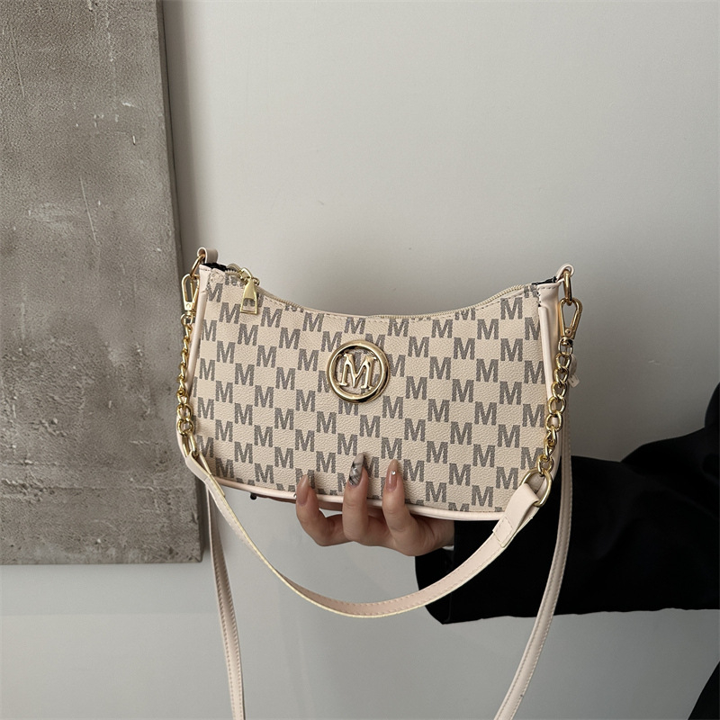 PU anyagú válltáska, városi egyszerűség, horizontális négyszög alakú forma, cipzáras nyitás, poliészter bélés, telefontartó zseb, tavasz 2025