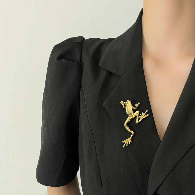 Moteriai skirta varlės segė, lydinys, širdies/geometrijos forma, elektroplatinavimas, prekinis ženklas Yiting, dekoras (Medžiaga: lydinys; Forma: širdis/geometrija; Procesas: elektroplatinavimas; Ženklas: Yiting; Funkcija: dekoras)