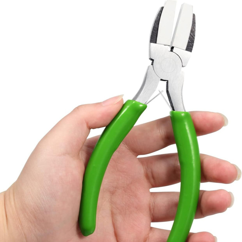 Ékszerfogó, szénacél, korrózióálló, síkcsapos, műanyag végződéssel, DIY ékszerkészítéshez és javításhoz