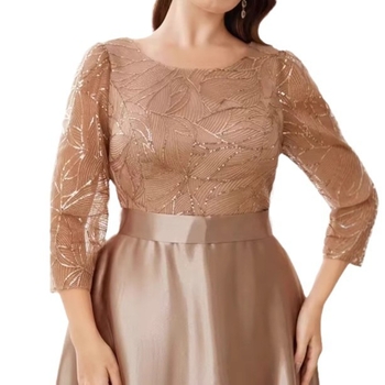 Vakarinė suknelė su ilgu sijonu, liemens linija vidutinė, reguliarūs rankogaliai, U formos kaklo iškirptė