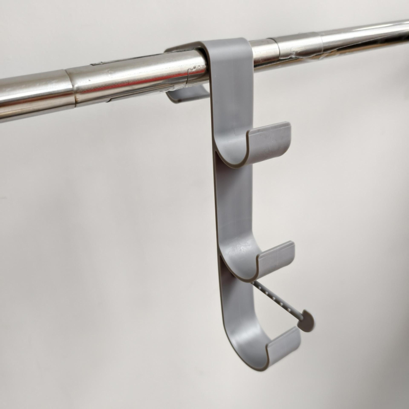 Úszómedence csőtartó, dupla horoggal, műanyagból, kültéri használatra, teherbírás 1–3 kg