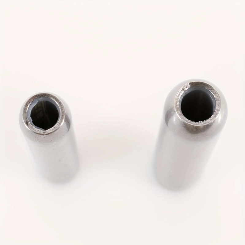 Зидарски инструмент с метален цилиндър и сменяемо острие