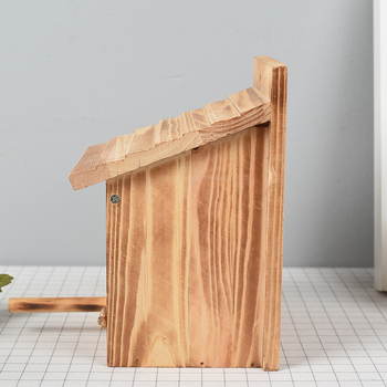 Κουτί αναπαραγωγής παπαγάλων από μασίβ πεύκο — φωλιά για πουλιά για εσωτερική/εξωτερική χρήση, μοντέρνο μινιμαλιστικό στυλ, προσαρμοσμένο διακοσμητικό μοτίβο