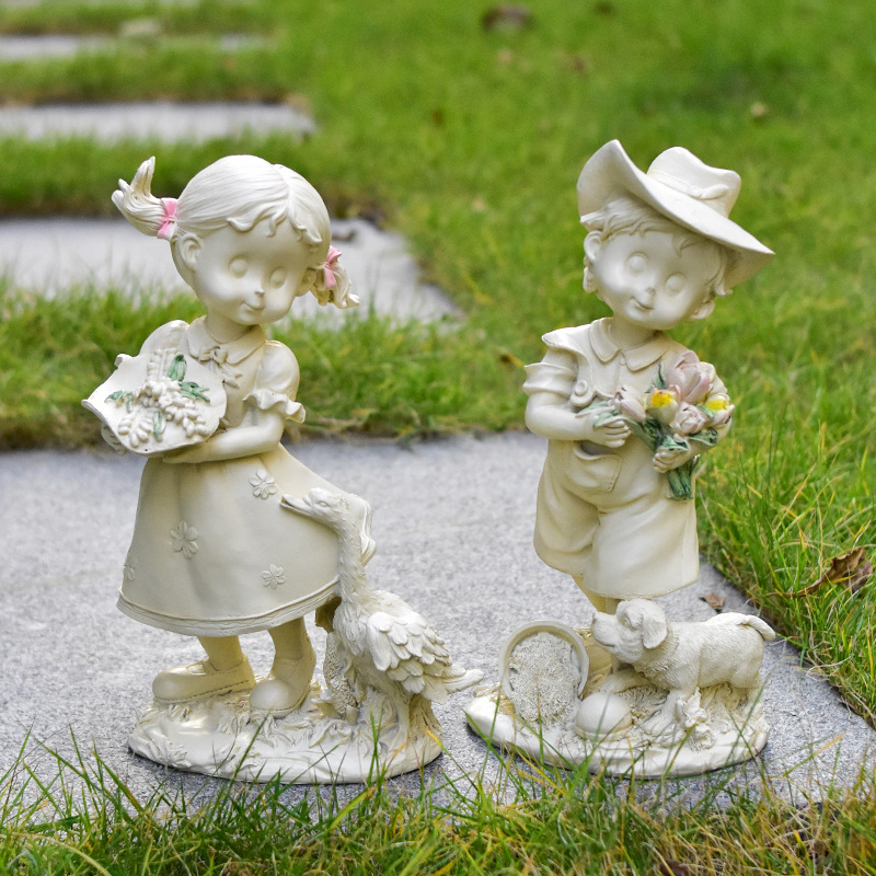 Moonlight műgyanta szobor – karakterek beltéri és kültéri dekorációhoz