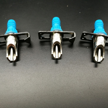 Hongtai ποτίστρα νερού για κουνέλια σε κλουβιά — ακροφύσιο τύπου πάπιας, διπλός ελατηριωμένος μηχανισμός, εξάρτημα εκτροφής