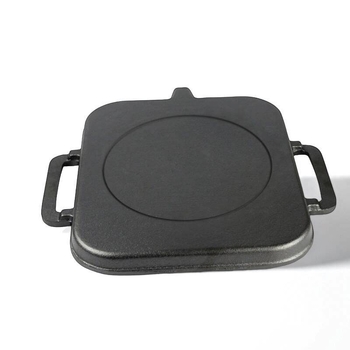 Τετράγωνη τηγάνι από χυτό σίδερο με διπλό χερούλι, επίπεδη βάση, ριγέ υφή, για τηγάνισμα και ψήσιμο.