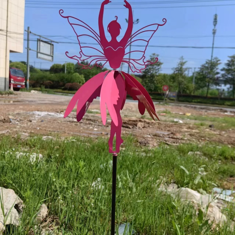 Градинска железна фигура с въртящ се ветропоказател — пасторална фея и елф с цветя, метална украса