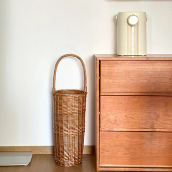 Rattan tárolókosár – fonott, pásztor jellegű stílus, többfunkciós rendszerező esernyők és mopok számára