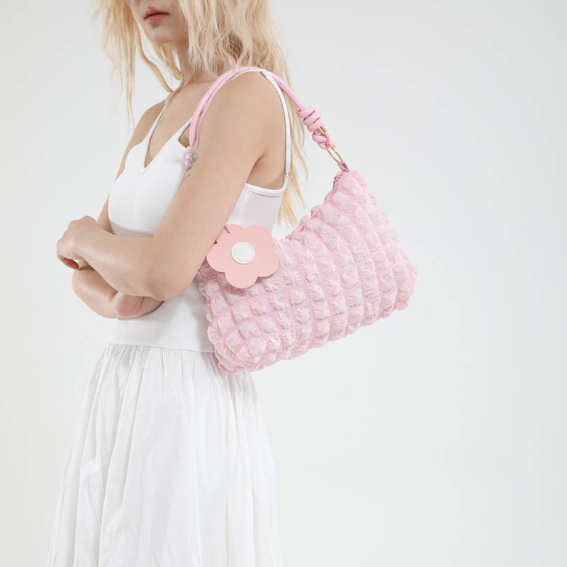 Válltáska – városi minimalist stílus, különleges anyag, cipzáras zárás, vízszintes négyzetes forma, poliészter bélés