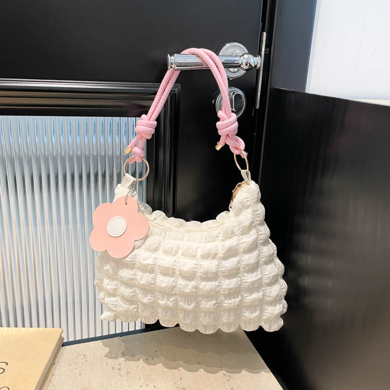 Válltáska – városi minimalist stílus, különleges anyag, cipzáras zárás, vízszintes négyzetes forma, poliészter bélés