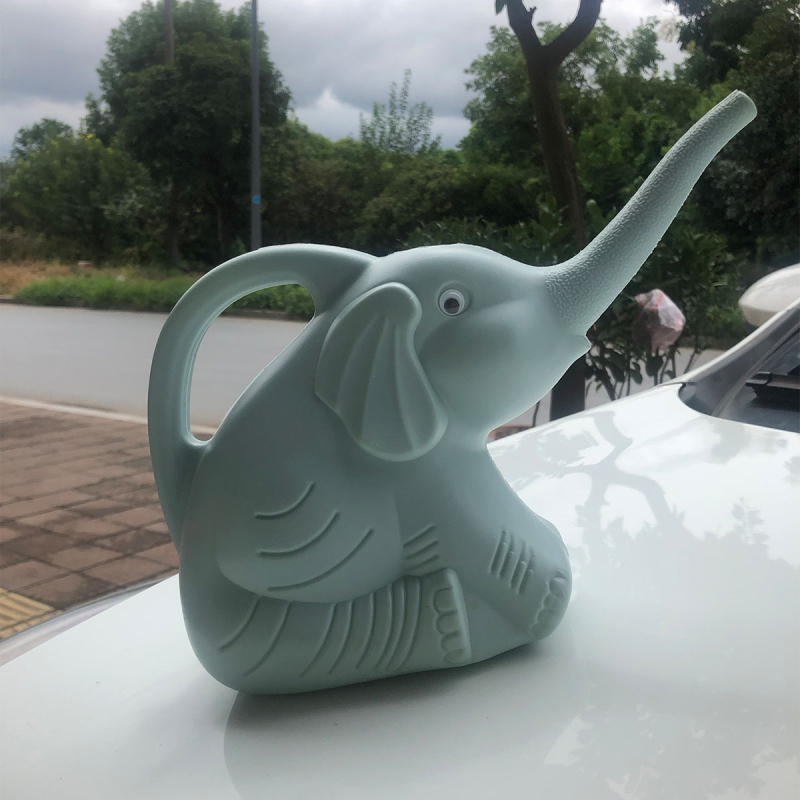 Elefánt alakú öntözőkanna hosszú csőrrel otthoni kertészkedéshez – PP anyag, 2 L kapacitás, öntöző/spray palack