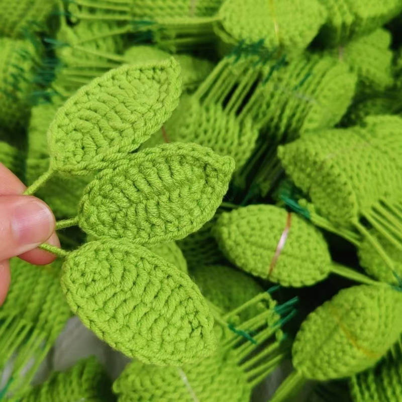 Плетена слънчогледова листна прежда - ръчни листни елементи, полуготови плетени изделия, букет рози; Марка: Друг; 3C категория: Играчки 14+; Подходяща възраст: 61+