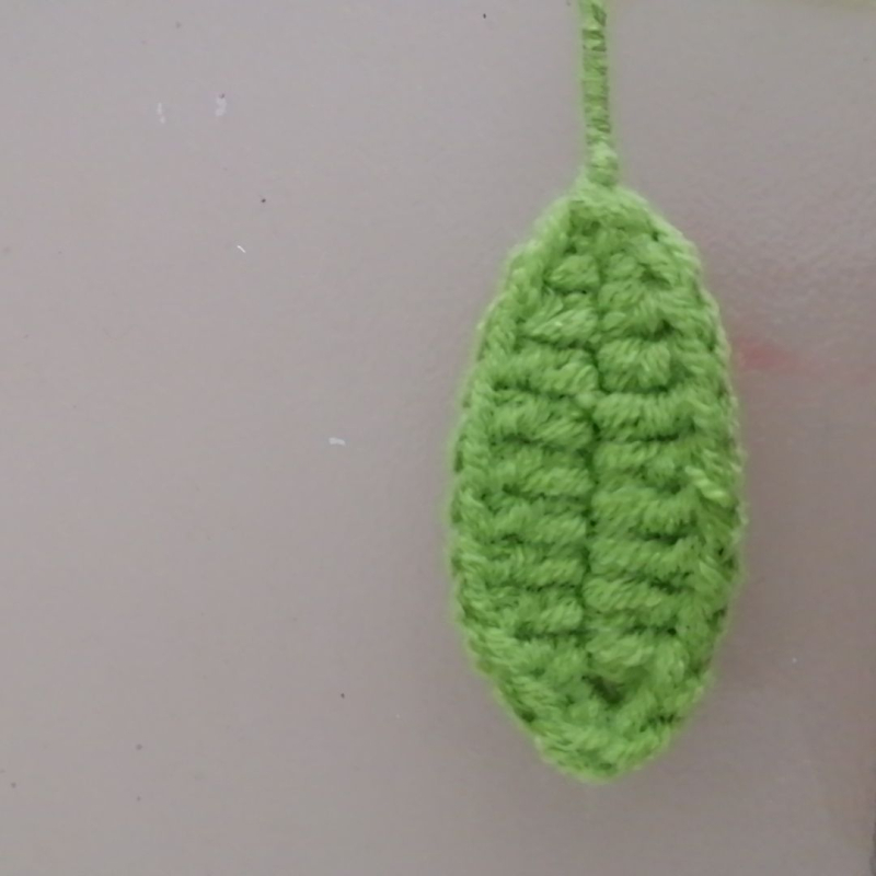 Плетена слънчогледова листна прежда - ръчни листни елементи, полуготови плетени изделия, букет рози; Марка: Друг; 3C категория: Играчки 14+; Подходяща възраст: 61+