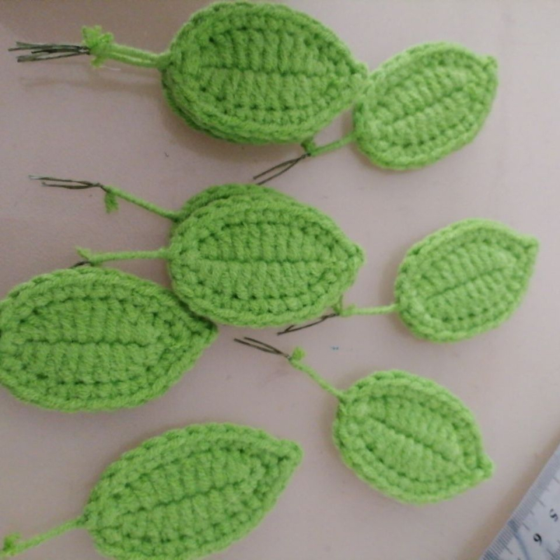 Плетена слънчогледова листна прежда - ръчни листни елементи, полуготови плетени изделия, букет рози; Марка: Друг; 3C категория: Играчки 14+; Подходяща възраст: 61+