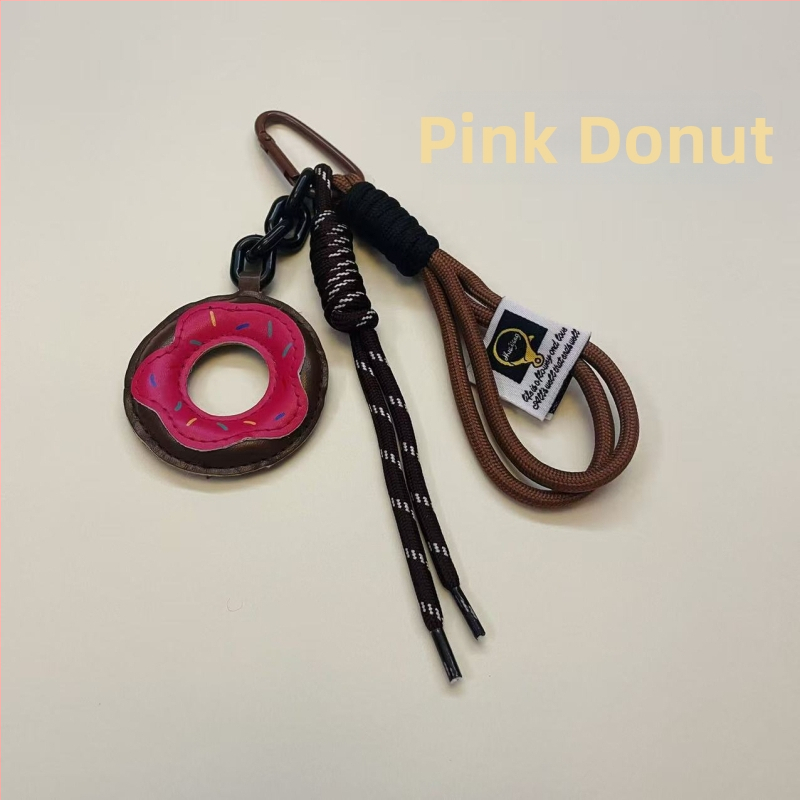 Donut formos rankinės pakabukas su vaisių raštu, nailoninis pakabukas rankinėms, stilius: nacionalinė tendencija ir naujasis stilius (Nailonas; Vaisių raštas; Stilius: Nacionalinė tendencija ir Naujas stilius; Sezonas: Žiema 2024)