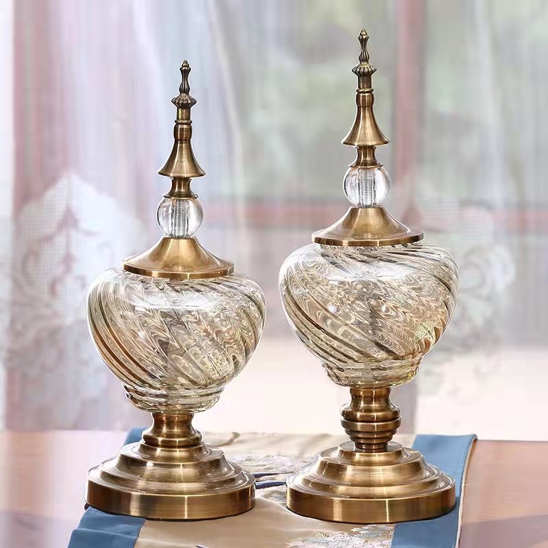 Podveidīga dekoratīvā skulptūra, mūsdienu mākslas stils; materiāls: metāls ar sudraba vai zelta pārklājumu; amats: cits; dāvanu ideja: dzimšanas diena