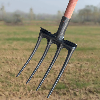 Keturių dantų mangano plieno sodo šakutė kopimui ir dirvos atlaisvinimui