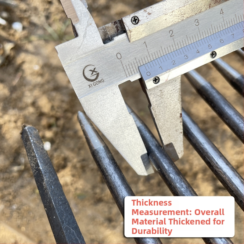 Градинска железна грабла с гъсти зъби за разрохкване на почвата – заварен фермерски инструмент