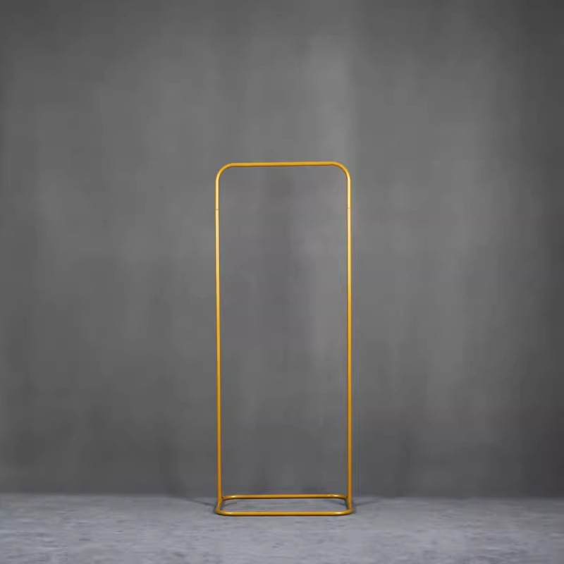 Сватбена арка от ковано желязо със знак и поставка за цветя — Материал: Желязо; Опаковка: картон; Марка: Ying Lin; За сватби; Персонализация: възможна