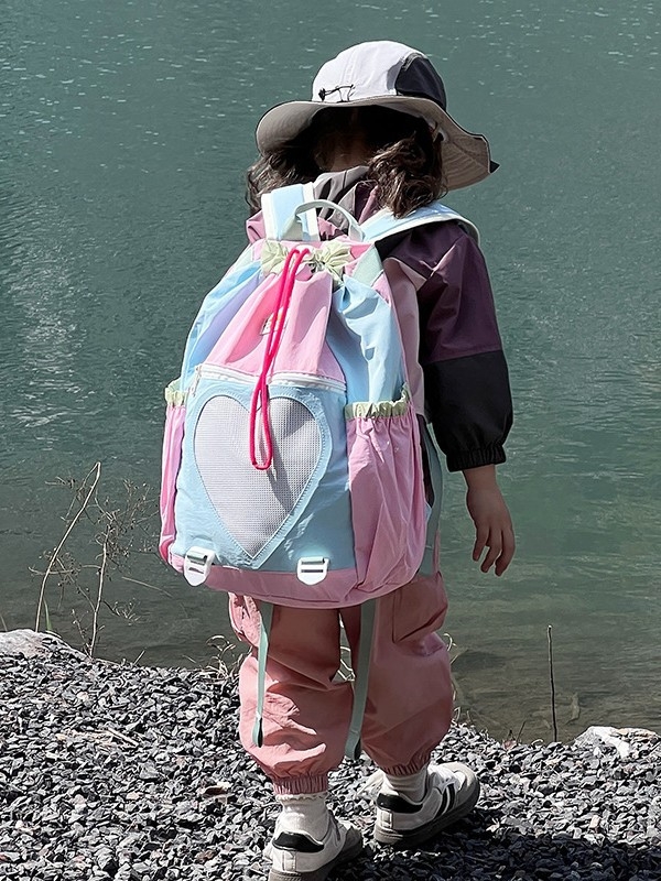 Gyerek hátizsák – uniszex, nylon, könnyű, gerincvédő, ívelt vállpántok, poliészter bélés, színkoordinált mintázat