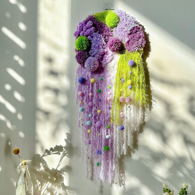 мъхест гоблен, ръчно тъкане, детски анимационен стил, холна декорация, смес от овча вълна и полиамид