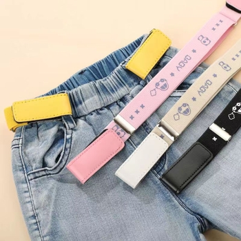 Gyerekeknek készült PU bőr öv Velcro zárással, rugalmas, mesefigurás mintával, 2–4 cm szélesség