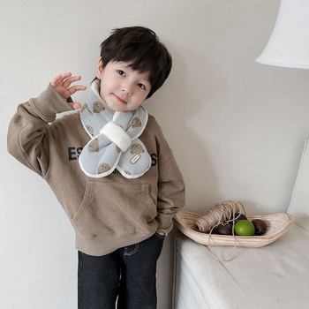 Šalikas iš medvilnės su pūkuota tekstūra, animacinių filmų raštas, stačiakampė forma, žiemos šiluma