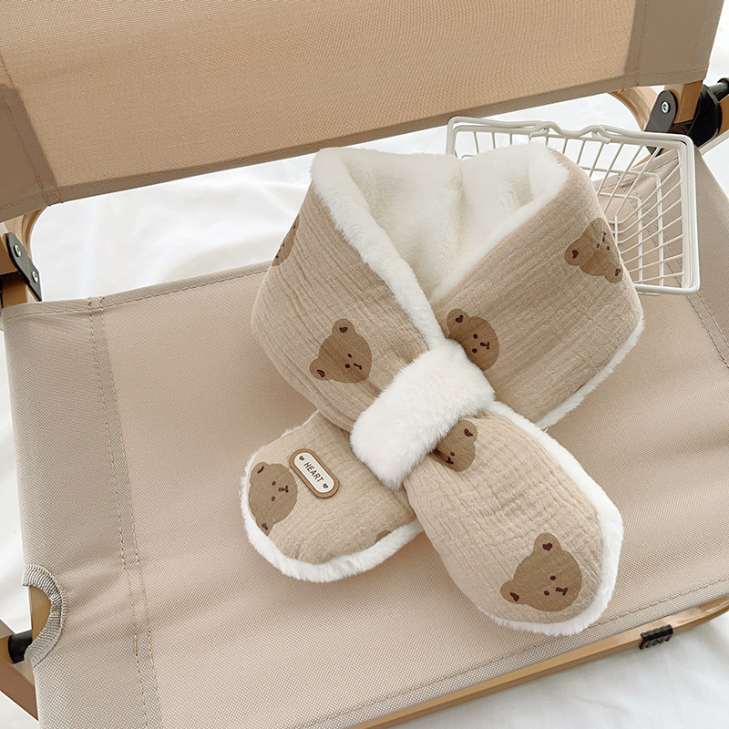 Šalikas iš medvilnės su pūkuota tekstūra, animacinių filmų raštas, stačiakampė forma, žiemos šiluma