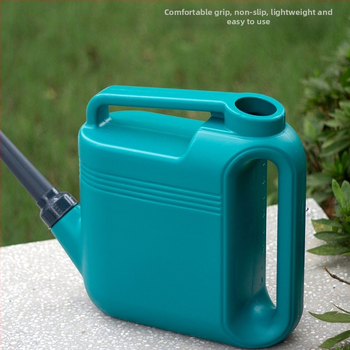 Κανάκι ποτίσματος μεγάλης χωρητικότητας με μακρύ στόμιο (Πλαστικό; Σετ από τρία τεμάχια; Για κήπο)