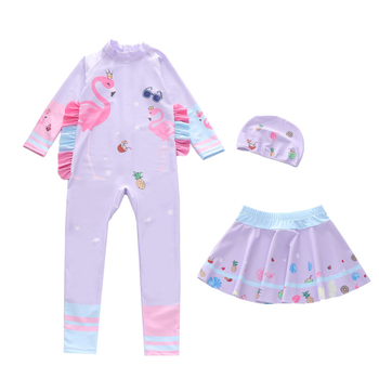 Κοριτσίστικο ολόσωμο μαγιό με UV προστασία, από πολυεστέρα με εσωτερική πολυεστερική επένδυση, για ηλικίες 2–10 ετών, κατάλληλο για κολύμβηση και θαλάσσια σπορ.