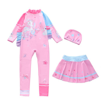 Κοριτσίστικο ολόσωμο μαγιό με UV προστασία, από πολυεστέρα με εσωτερική πολυεστερική επένδυση, για ηλικίες 2–10 ετών, κατάλληλο για κολύμβηση και θαλάσσια σπορ.