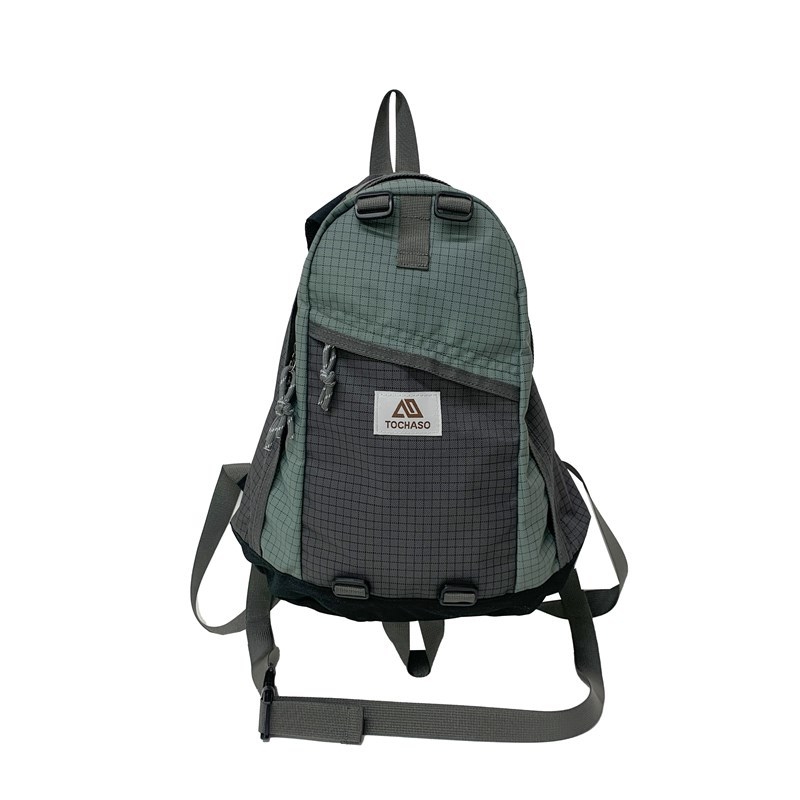 Gyerek hátizsák az óvodába — uniszex, nylonból, könnyű, gerincvédővel és görbült vállpántokkal, alkalmas iskolai használatra