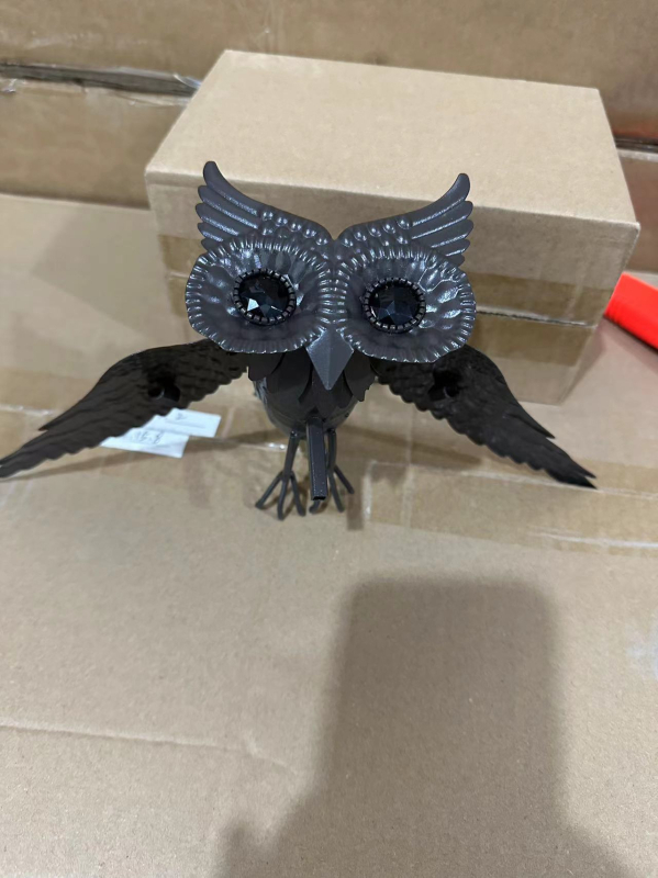 Vas bagoly szélmalom formájú kertdekor – pásztorális stílusú fémművészet beltéri és kültéri használatra; ajándék esküvőre, születésnapra és költözésre