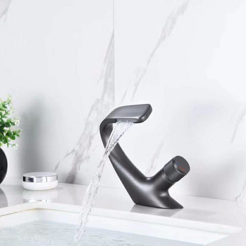 Mosdó alatti mosogatócsaptele, sárgaréz, CUPC tanúsítvány, kerámiás szelepfő, érzékelős működés, három stílusú dizájn