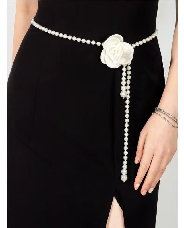 Талийна верига с перли и камелия – винтидж стил, единична обиколка, ширина под 2 см